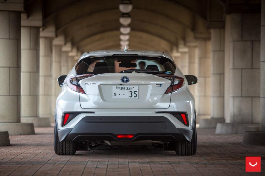 Toyota C-HR on Vossen Wheels (VFS10) 2017 года  (фото 12 из 20)